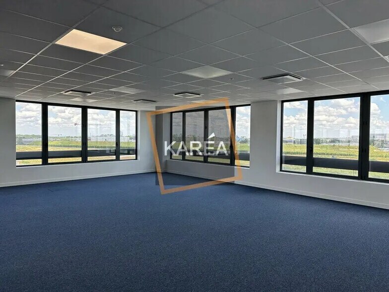 Bureau dans Chessy à vendre - Photo du bâtiment - Image 2 de 5