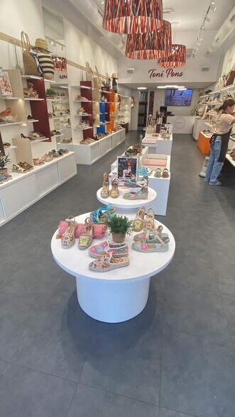 Retail in Benidorm, Alicante for lease - Building Photo - Image 2 of 3