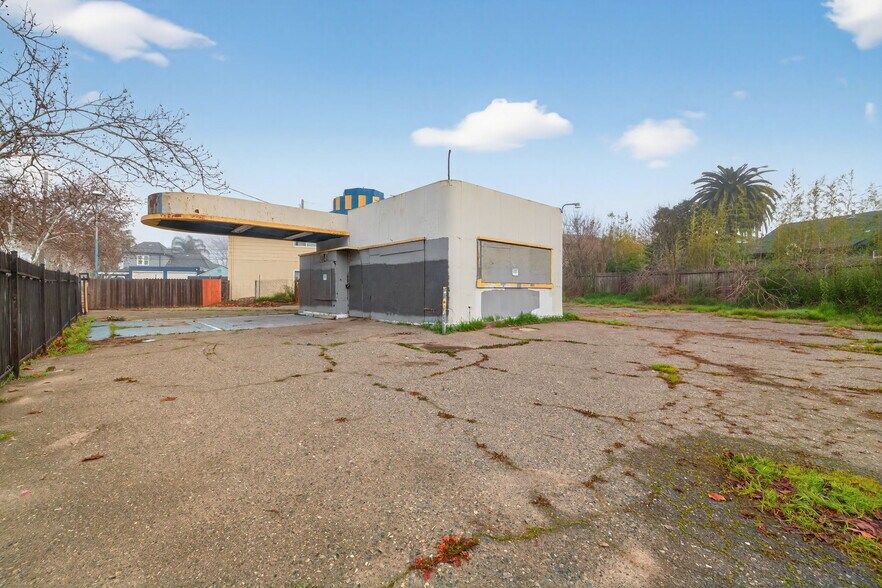 3341 Stockton Blvd, Sacramento, CA à vendre - Photo du bâtiment - Image 3 de 33