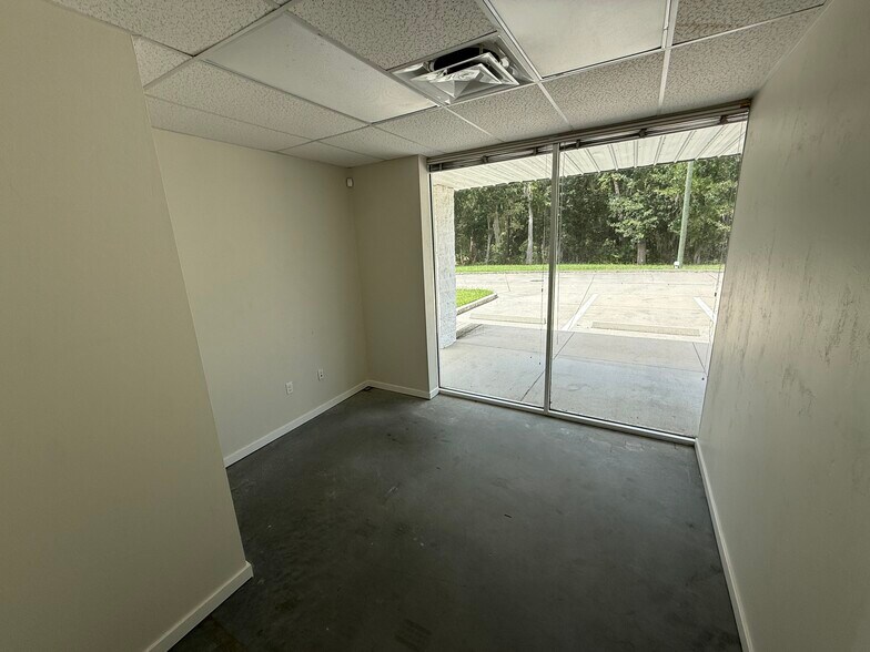 7075 NW 22nd St, Gainesville, FL for lease - Building Photo - Image 3 of 11