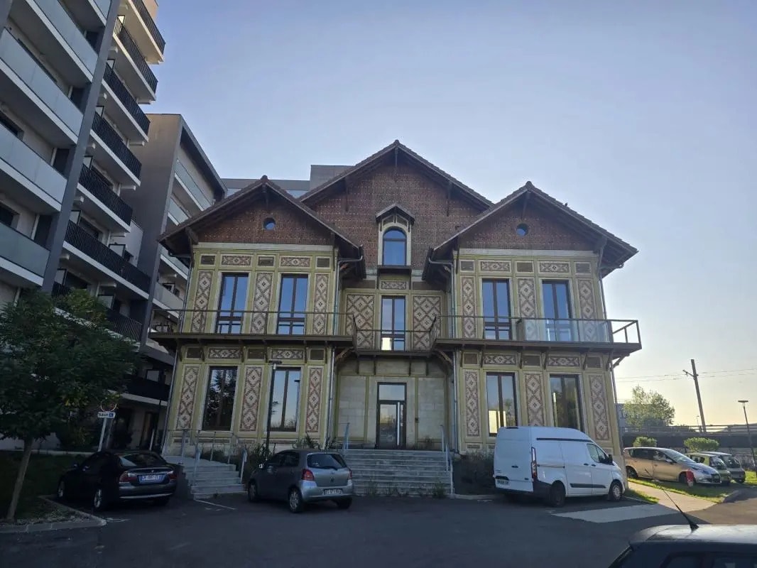 Bureau dans Lormont à vendre Photo principale- Image 1 de 6