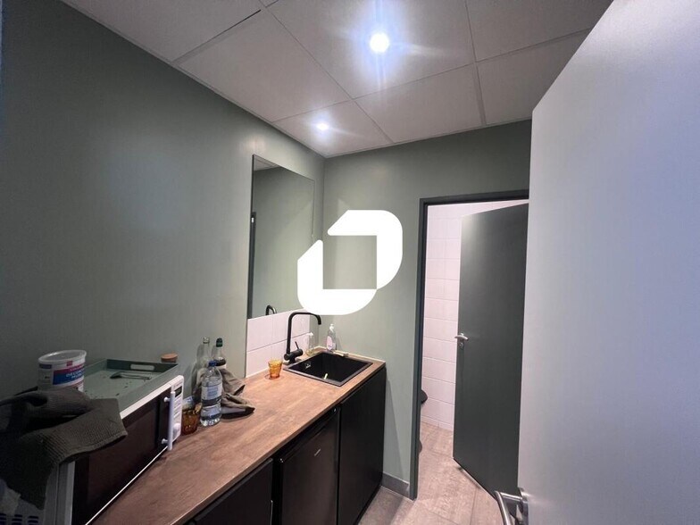 Office in Serris for lease - Building Photo - Image 3 of 10
