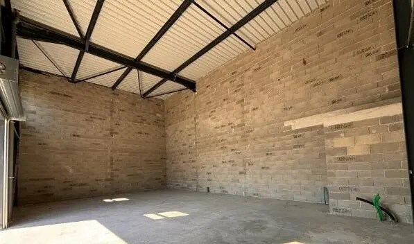 Local d'activités dans Vedène à vendre - Photo intérieure - Image 2 de 3