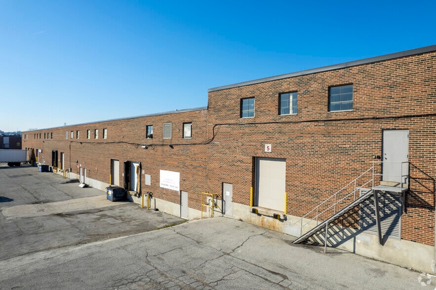 480 Tapscott Rd, Toronto, ON for lease - Building Photo - Image 3 of 5