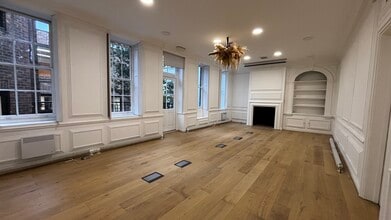 18 Victoria Park Sq, Londres à louer Photo intérieure- Image 2 de 4