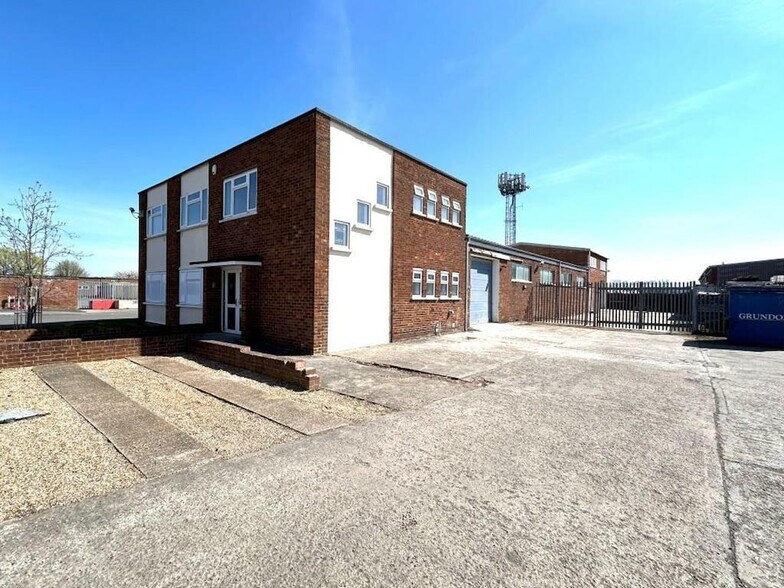 59 Murdock Rd, Bicester à louer - Photo du bâtiment - Image 1 de 9