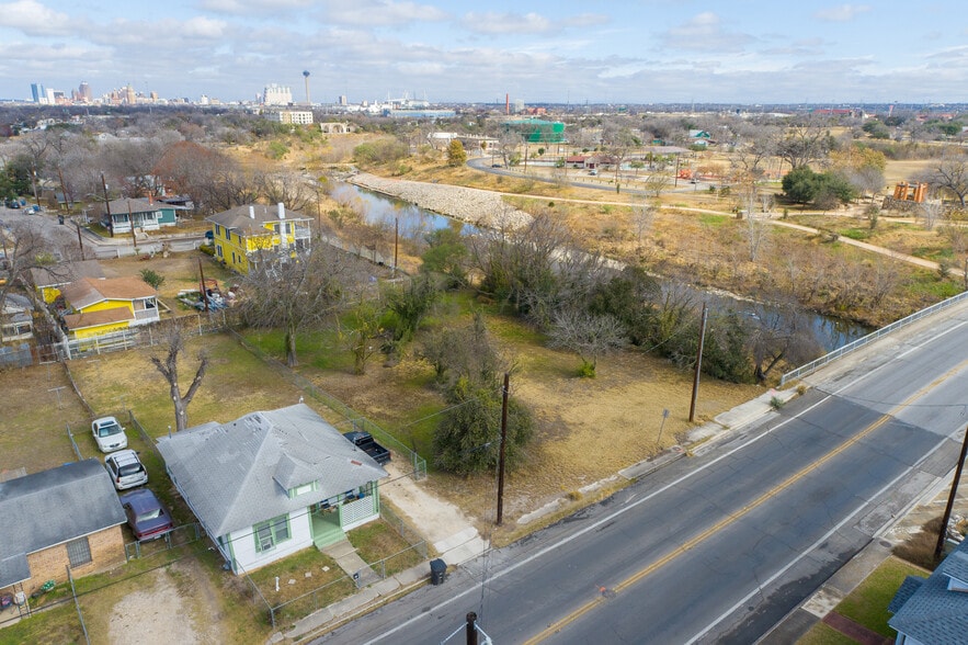 333 E Theo Ave, San Antonio, TX à vendre - Photo du bâtiment - Image 2 de 23