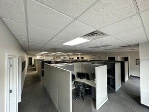 7401 Coldwater Rd, Fort Wayne, IN for lease Interior Photo- Image 1 of 7