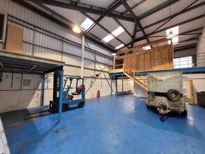 Stirling Way, Cambridge for lease Interior Photo- Image 2 of 4