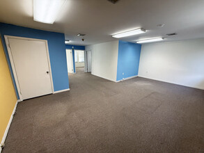 7050 Chesapeake Rd, Landover Hills, MD for lease Interior Photo- Image 2 of 3