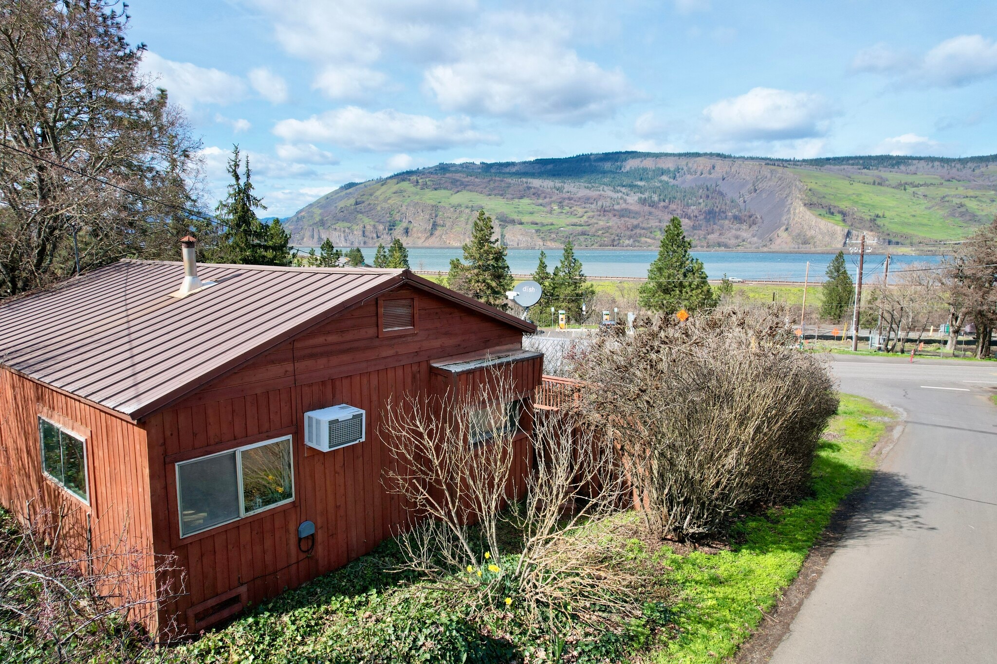 102 Idaho St, Mosier, OR for sale Primary Photo- Image 1 of 12