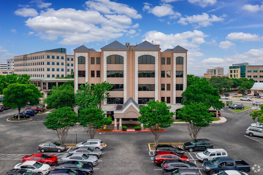 4330 Medical Dr, San Antonio, TX à louer - Photo du bâtiment - Image 3 de 6