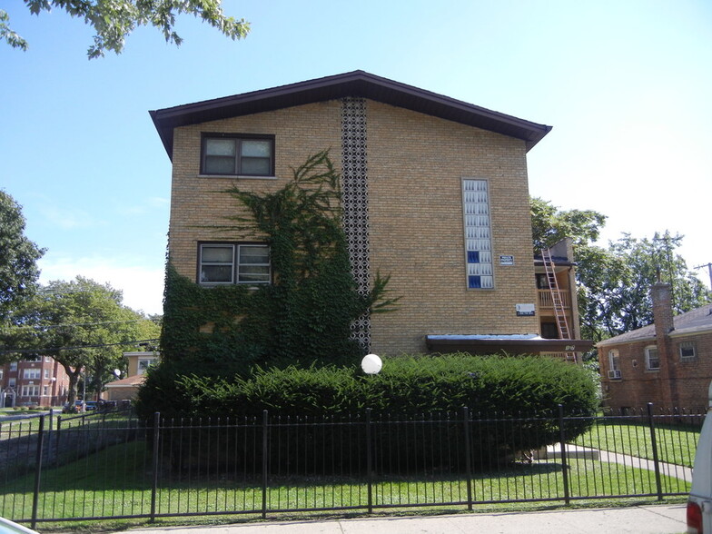 8107 S Ellis Ave, Chicago, IL for sale - Building Photo - Image 3 of 10