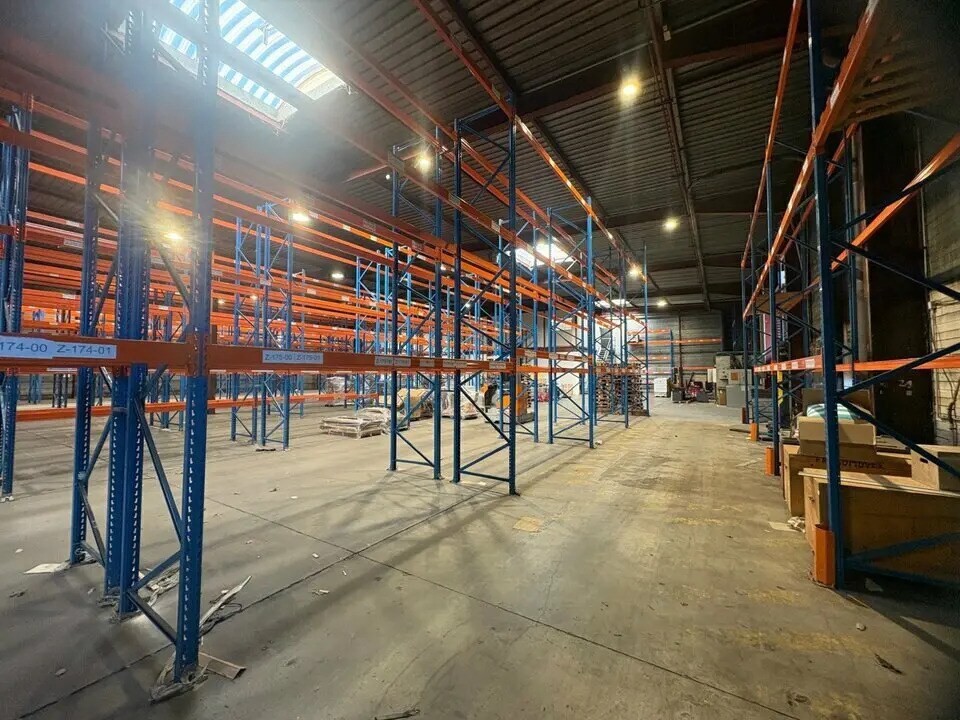 Flex in Émerainville for lease Interior Photo- Image 1 of 6