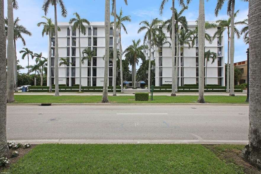 251 Royal Palm Way, Palm Beach, FL à louer - Photo du bâtiment - Image 2 de 11