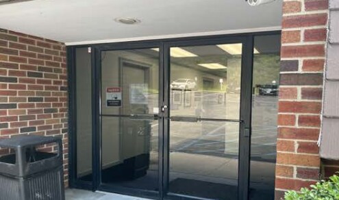 2 Byram Brook Pl, Armonk, NY à louer - Photo du bâtiment - Image 2 de 10