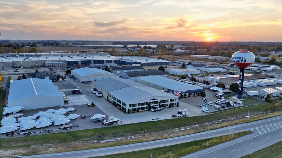 1611 Sawmill Pky, Huron, OH for sale - Building Photo - Image 3 of 3