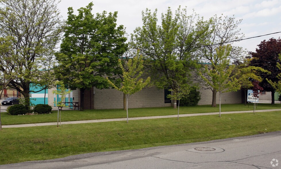 24 Brydon Dr, Toronto, ON for lease - Building Photo - Image 2 of 2