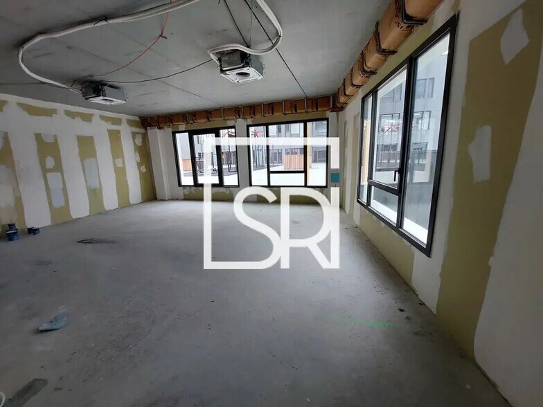 Office in Clermont-Ferrand for sale - Interior Photo - Image 2 of 10