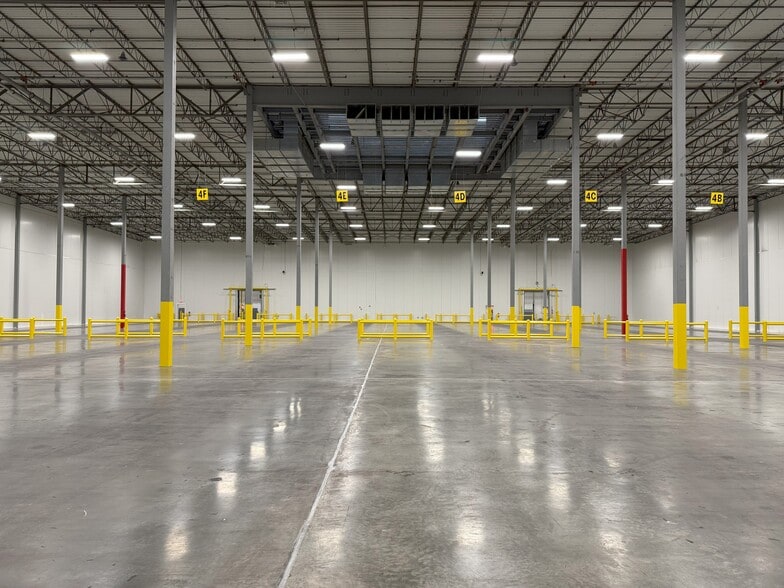 400 Industrial Dr, Birmingham, AL for lease - Interior Photo - Image 3 of 12