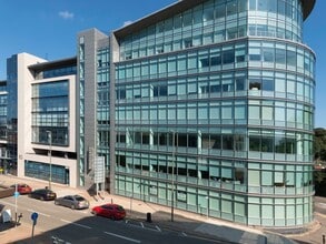 62 High St, Redhill for lease Building Photo- Image 1 of 3