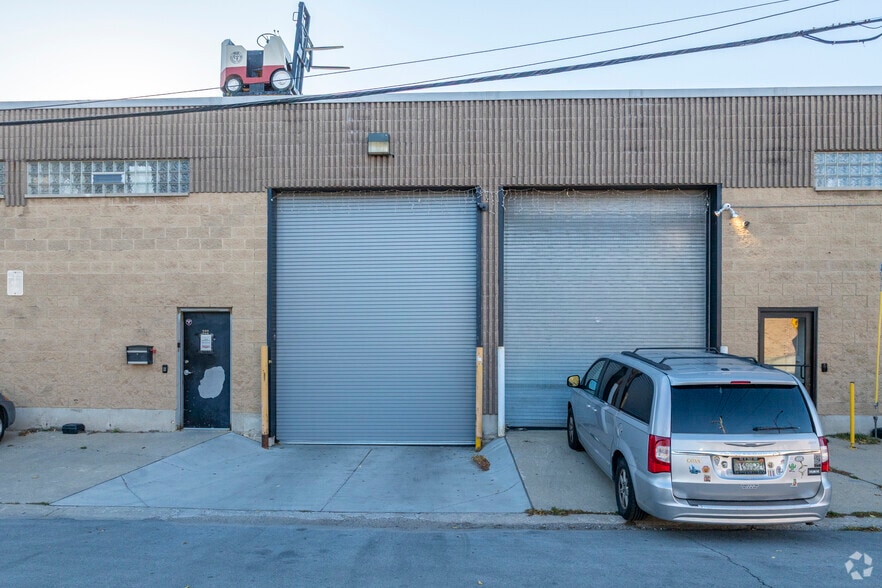324 N Leavitt St, Chicago, IL for sale - Building Photo - Image 3 of 9