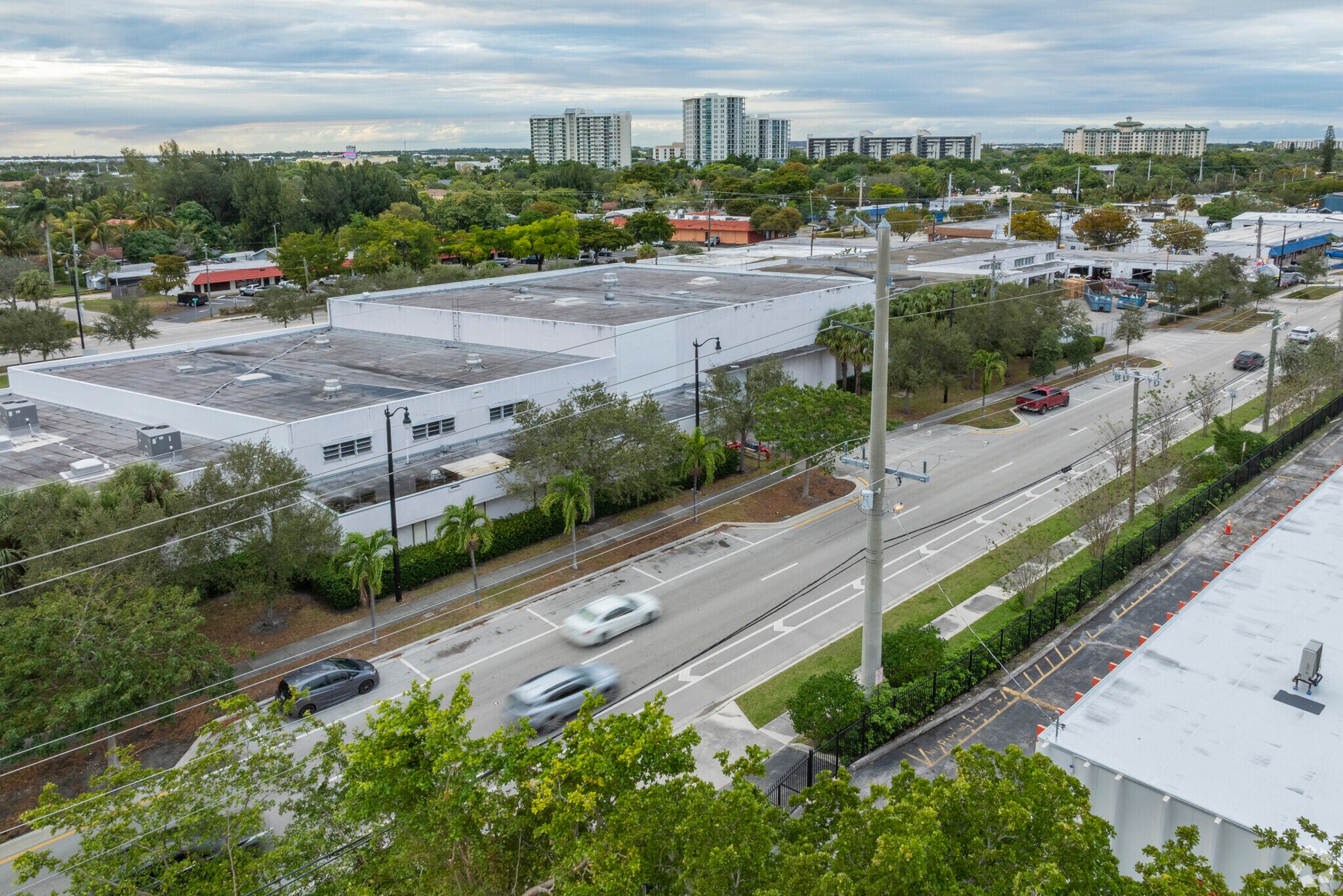 912-915 S Dixie Hwy E, Pompano Beach, Pompano Beach, FL à louer Photo du bâtiment- Image 1 de 6