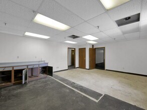 5075-5095 Westerville Rd, Columbus, OH for lease Interior Photo- Image 2 of 14