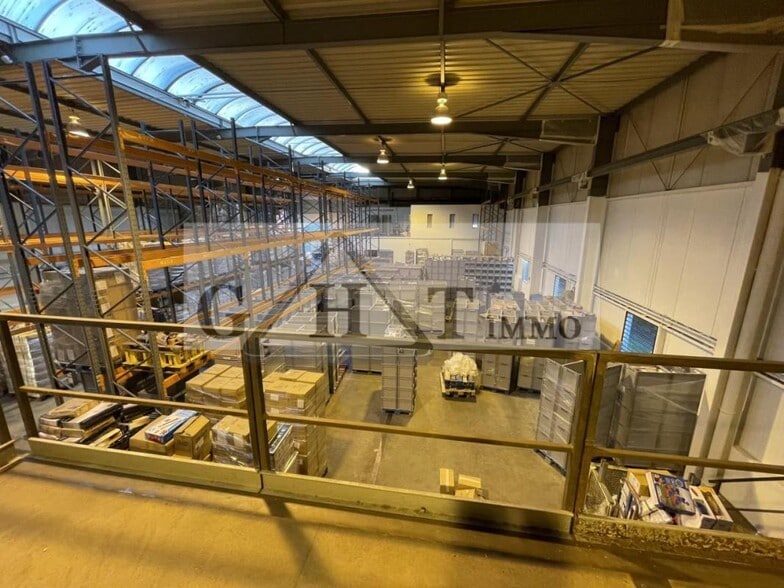 Industrial in Chambly for lease - Interior Photo - Image 3 of 10
