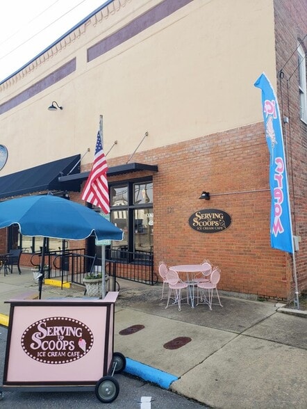 119 W Pine St, Pine Level, NC à vendre - Photo du bâtiment - Image 2 de 6