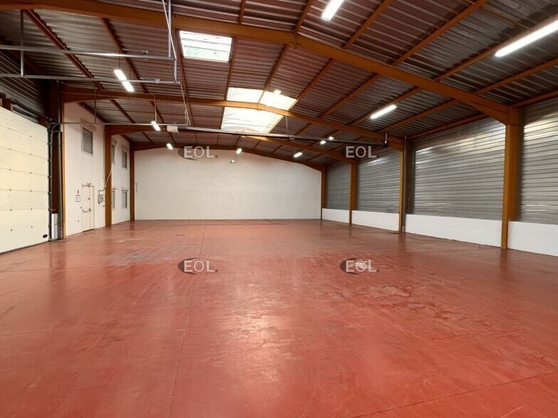 Industrial in Vénissieux for lease - Building Photo - Image 3 of 16