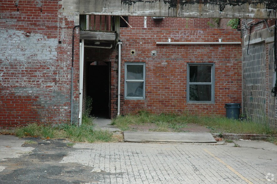 1609 33rd St NW, Washington, DC à louer - Photo du bâtiment - Image 3 de 7