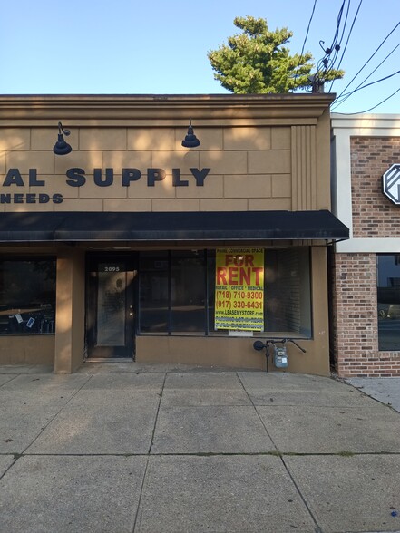 2087-2095 Wantagh Ave, Wantagh, NY for lease - Building Photo - Image 3 of 6