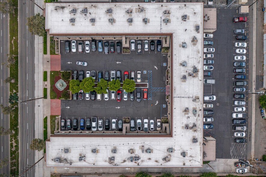 1913 E 17th St, Santa Ana, CA à vendre - Aérien - Image 3 de 12