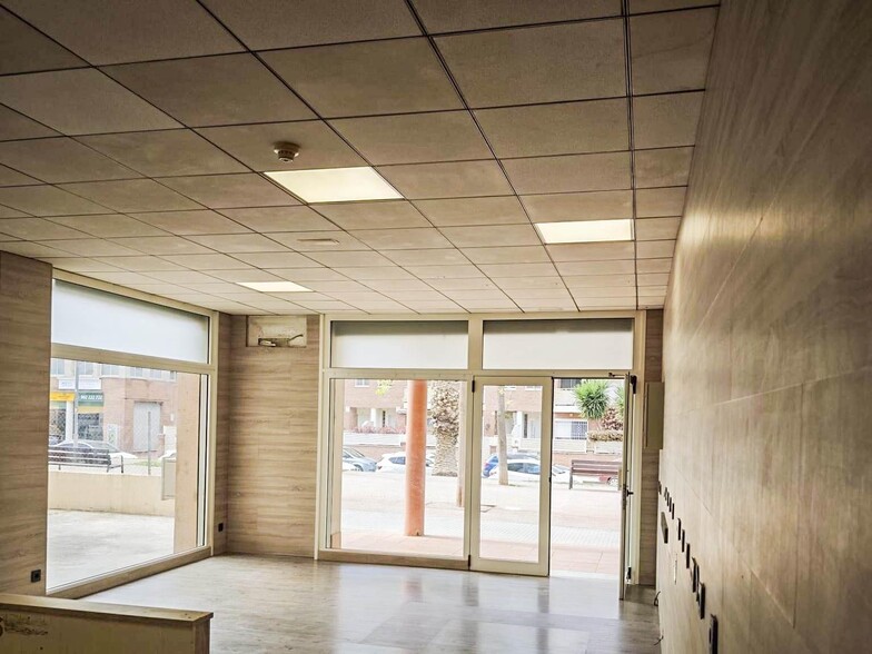 Retail in Olesa de Montserrat, Barcelona for lease - Interior Photo - Image 2 of 7