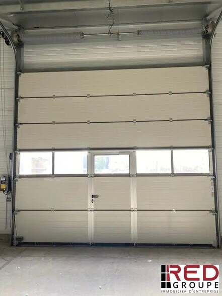 Industrial in Rousset for lease - Building Photo - Image 1 of 6