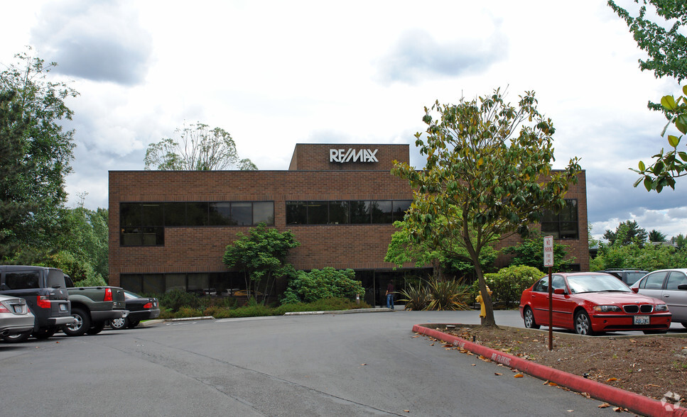 11555 SE 8th St, Bellevue, WA for lease - Primary Photo - Image 1 of 16