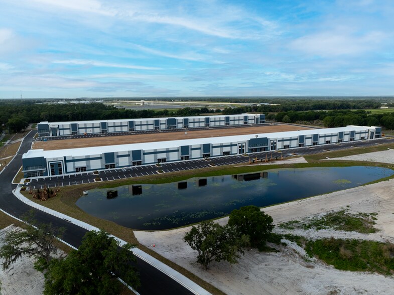 Pace Rd, Auburndale, FL à louer - Aérien - Image 2 de 16