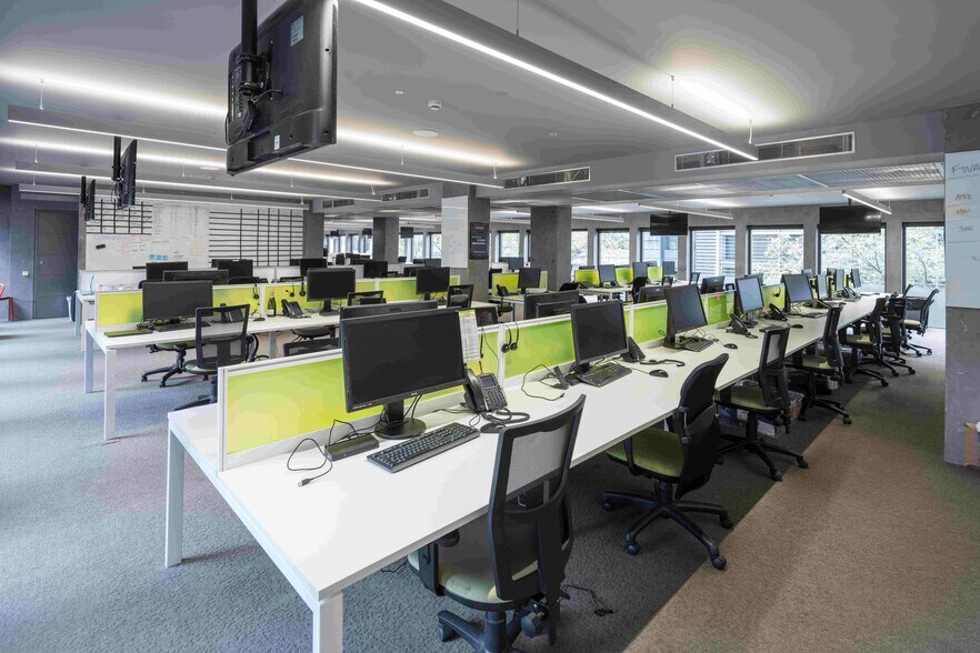 27 Bush Ln, Londres à louer - Photo intérieure - Image 2 de 17