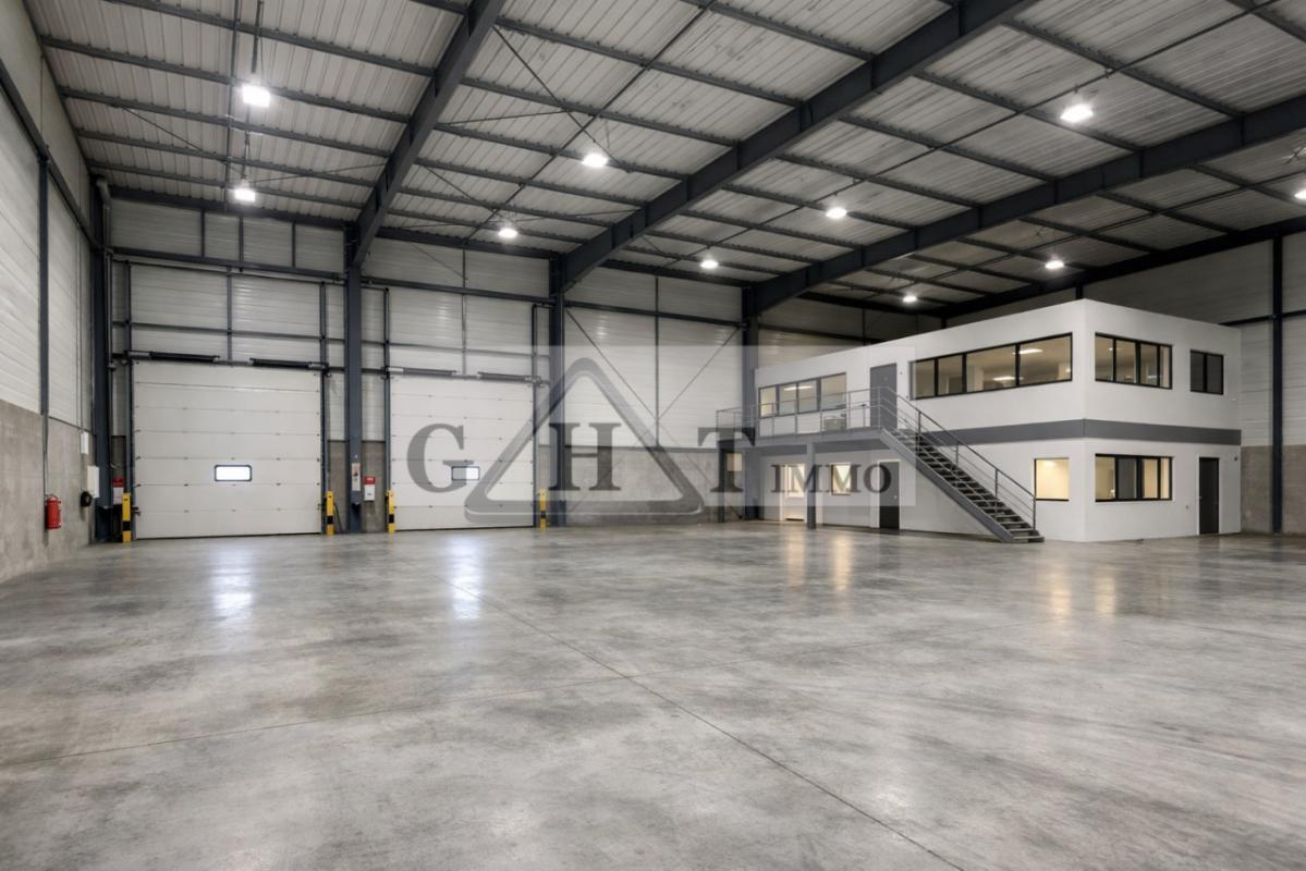Industrial in Chambly for sale Building Photo- Image 1 of 3
