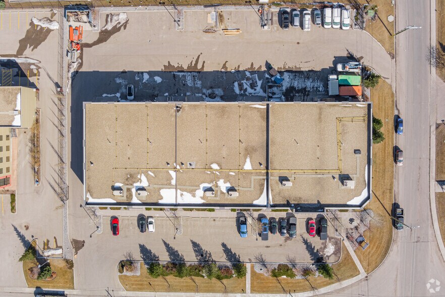 4600 104th Ave SE, Calgary, AB à louer - Photo du bâtiment - Image 2 de 4