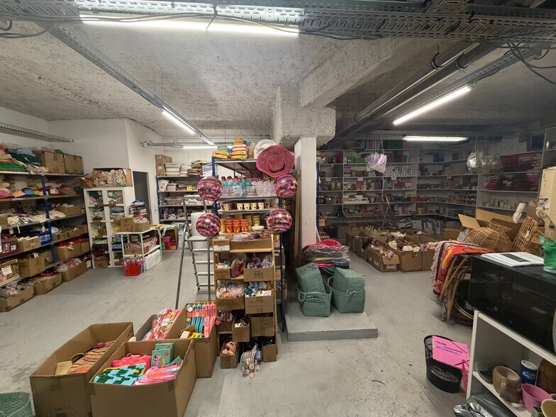 56 Rue Du President Wilson, Levallois-Perret à louer - Photo du bâtiment - Image 3 de 10