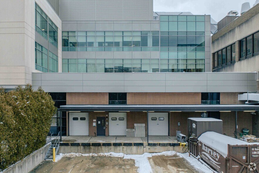 65 Hayden Ave, Lexington, MA à louer - Photo du bâtiment - Image 2 de 6