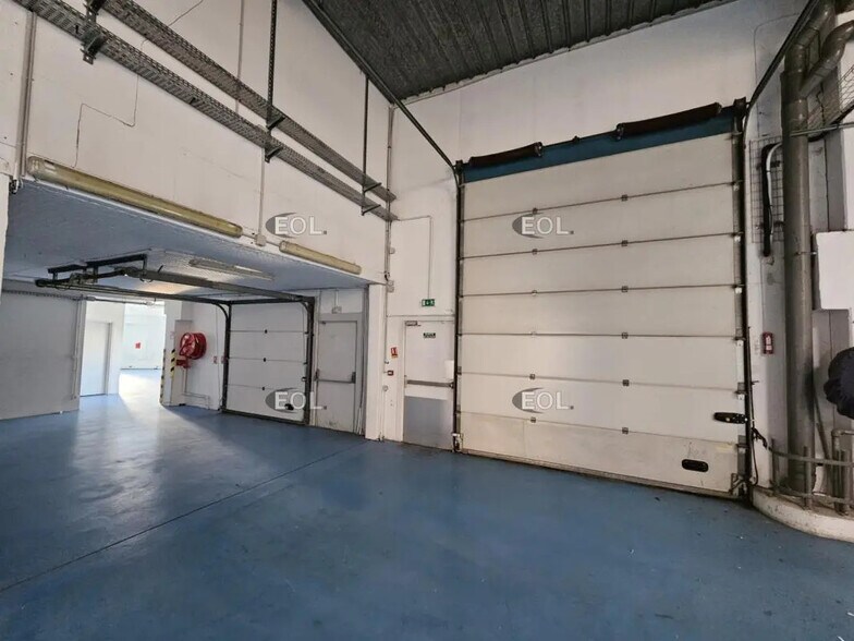 Flex dans Ivry-sur-Seine à louer - Photo du bâtiment - Image 3 de 11