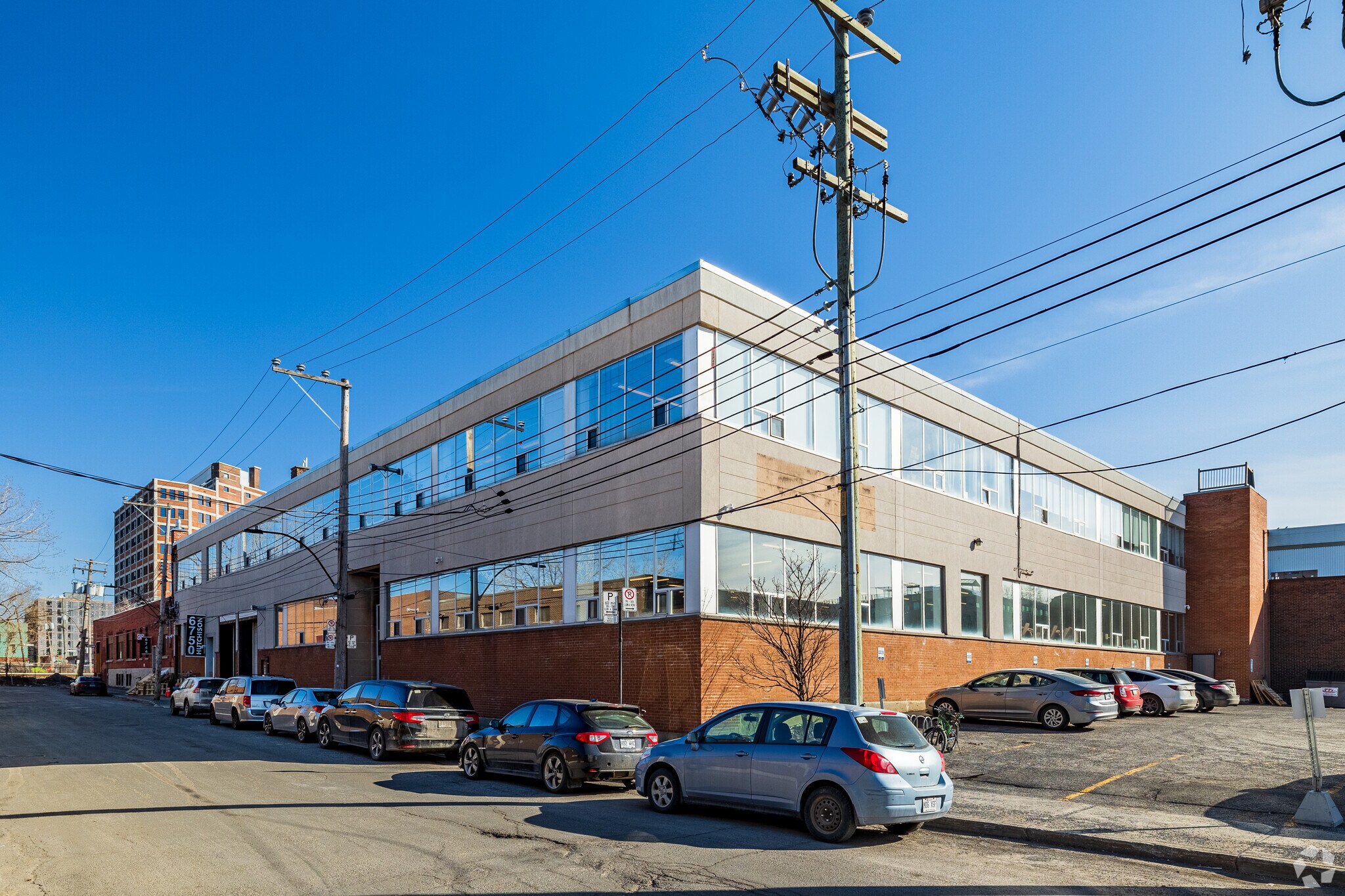 6750-6800 Hutchison, Montréal, QC for sale Primary Photo- Image 1 of 1