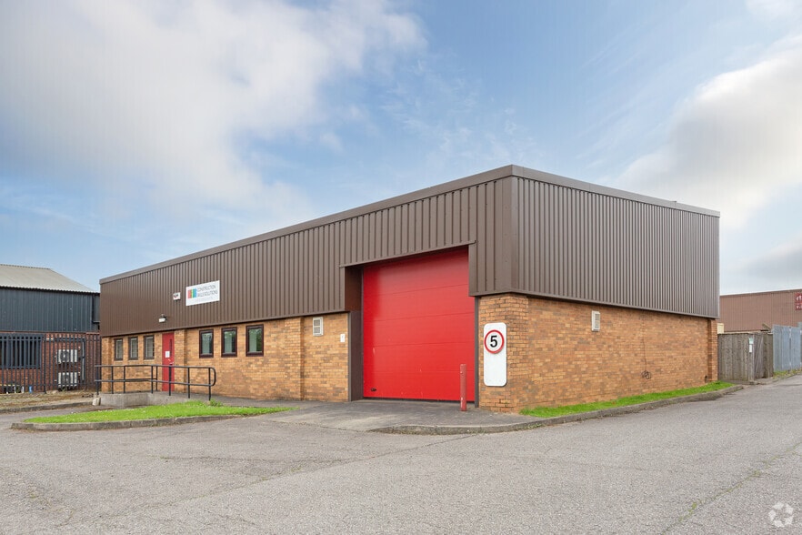 2 Warwick Rd, Louth for lease - Primary Photo - Image 1 of 1