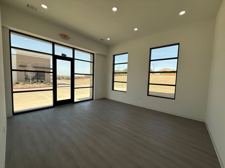 4540 N MacArthur Blvd, Irving, TX à louer - Photo intérieure - Image 3 de 6