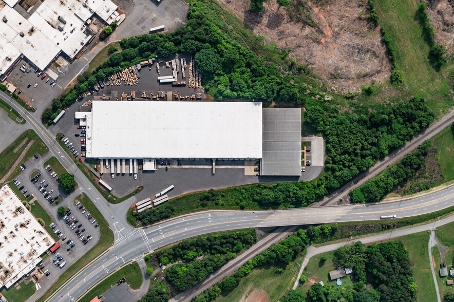 1224 Isley Dr, Gastonia, NC for lease - Building Photo - Image 2 of 7