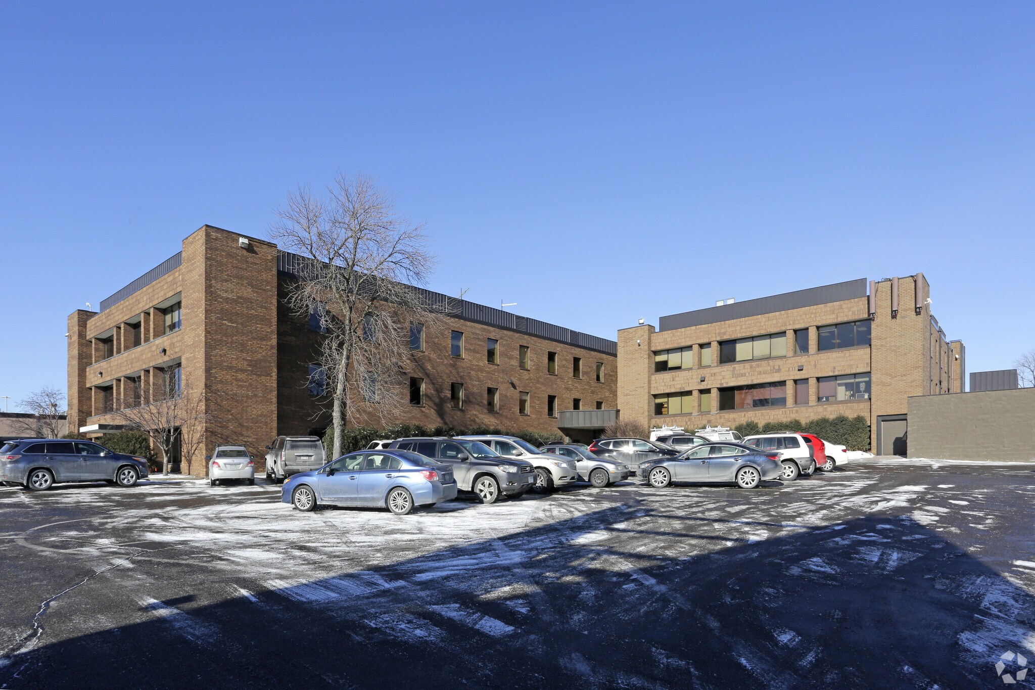 12400 Wayzata Blvd, Minnetonka, MN à louer Photo du bâtiment- Image 1 de 4