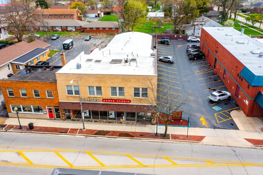 25 S Cass Ave, Westmont, IL à louer - Photo du bâtiment - Image 2 de 11